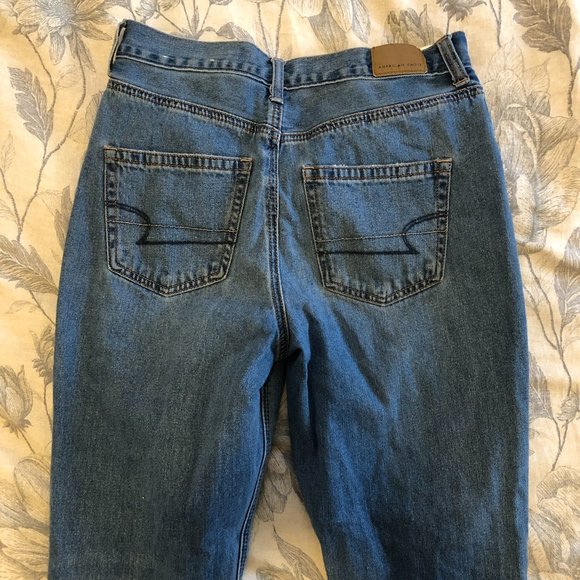 Womens Size 4 American Eagle Mom jeans - Picture 9 of 9